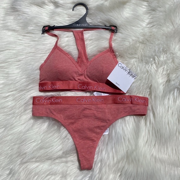 Calvin Klein Set - Picture 1 of 2